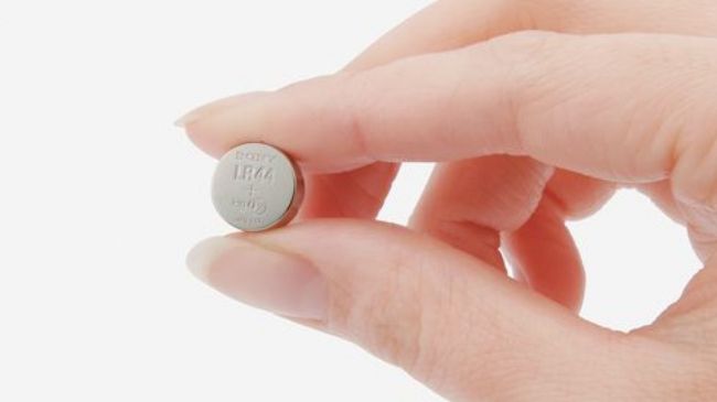 Experts warn about kids swallowing button batteries