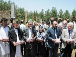 تهداب‌گذاری مرکز آموزشی زنان و بازار محصولات زنان در فیض‌آباد بدخشان