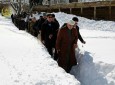 کمک ۸۰ هزار افغانی رئیس جمهور به آسیب دیدگان برف کوچ در نورستان