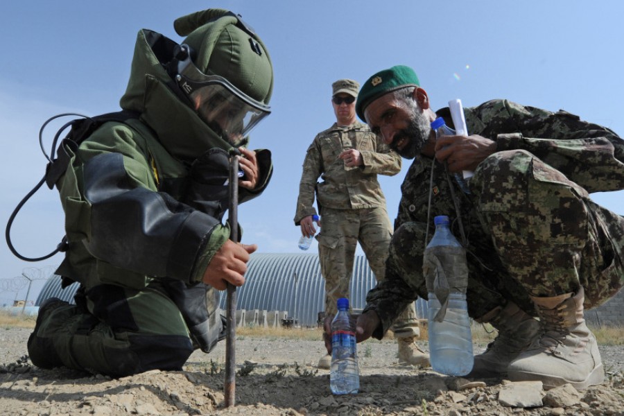 Afghan army defuses massive bombs, landmines: gov