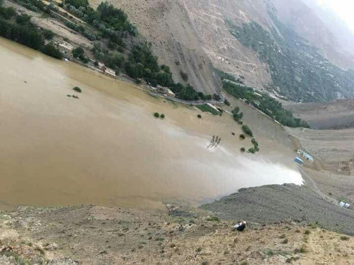 ریزش کوه و جاری شدن سیلاب در پنجشیر خسارات جانی و مالی بر جای گذاشت