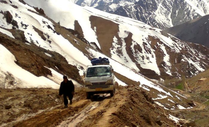 کشته و زخمی شدن ۲ تن در نتیجه یک حادثه ترافیکی در ولسوالی شهرستان دایکندی