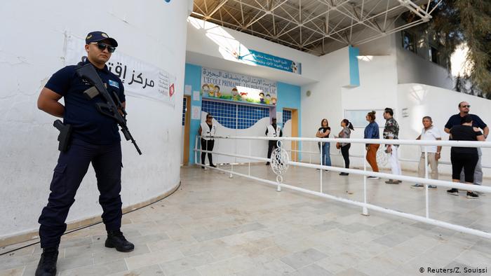 Tunisia: Polls close in runoff presidential election