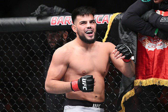 نصرت حق پرست در حال تمرین پیش از رویداد UFC246  