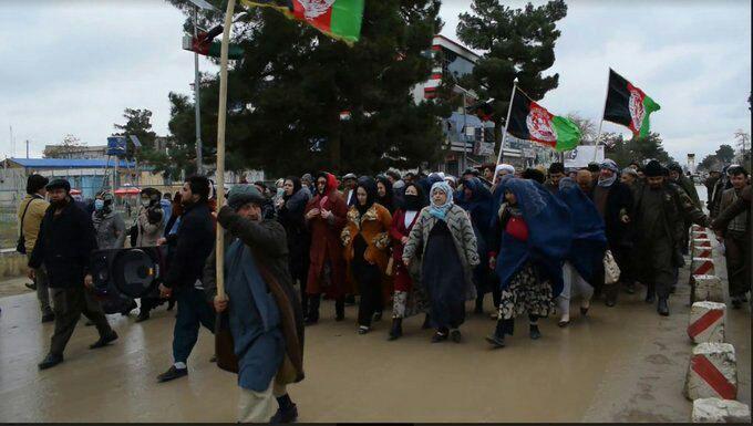 ادامه اعتراض کارمندان تنقیص‌شده نفت و گاز شمال؛ دوباره به کار برگردیم!