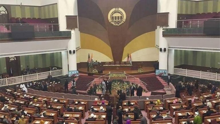 Parliament Offers Mediation between President Ghani, Dr Abdullah, Opposed Shutdown