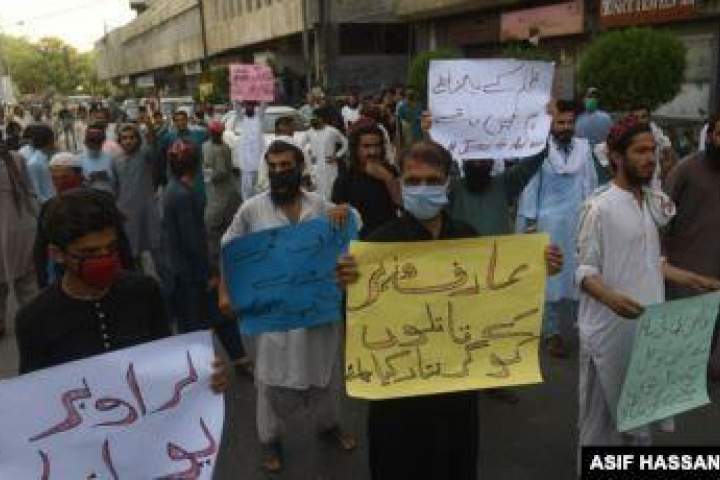 Thousands in Pakistan Protest Slaying Of Pashtun Rights Leader