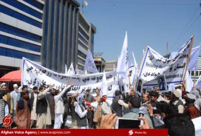 Pictures/anti-American demonstrations of money changers in Kabul  