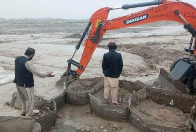 The Kabul-Kandahar highway blocked by traffic