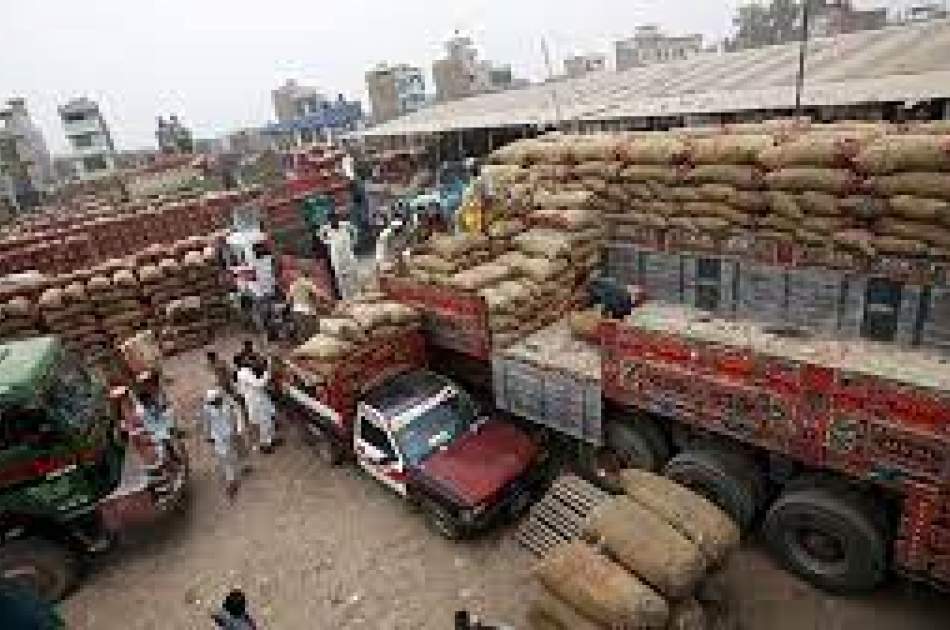 Duty-free tomatoes and onions cross into Pakistan