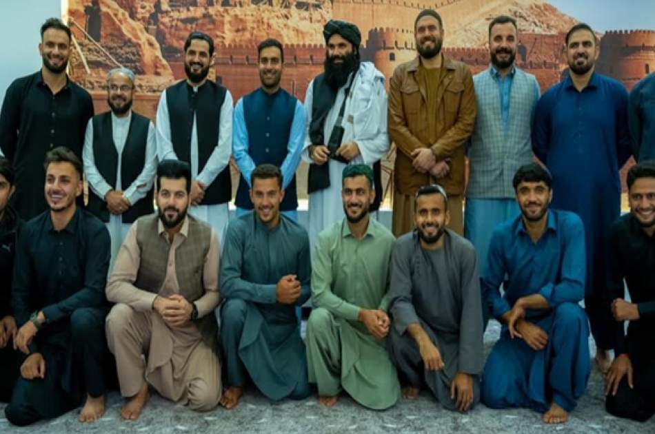 Sirajuddin Haqqani Meets Cricket Team