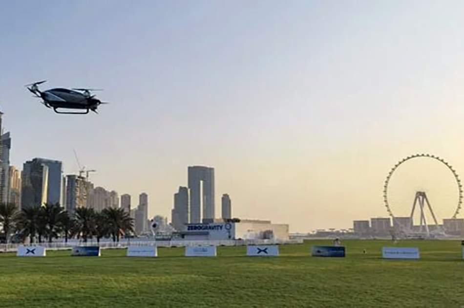 Chinese ‘flying car’ makes first public flight