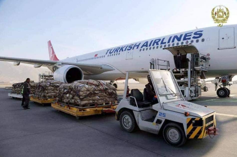 More than 800 tons of goods have been exported through air corridors