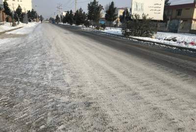 سرمای شدید شمال؛ از کم آبی تا یخ بستن جاده ها