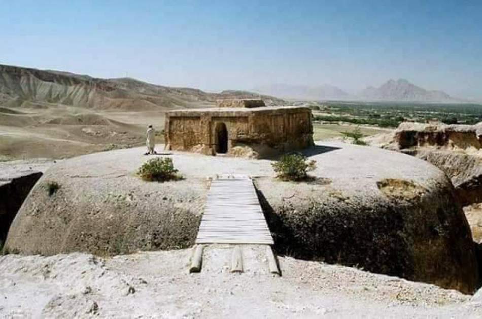 آبدات تاریخی سمنگان در خطر فروپاشی و اشغال از سوی زورمندان