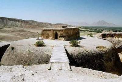 آبدات تاریخی سمنگان در خطر فروپاشی و اشغال از سوی زورمندان