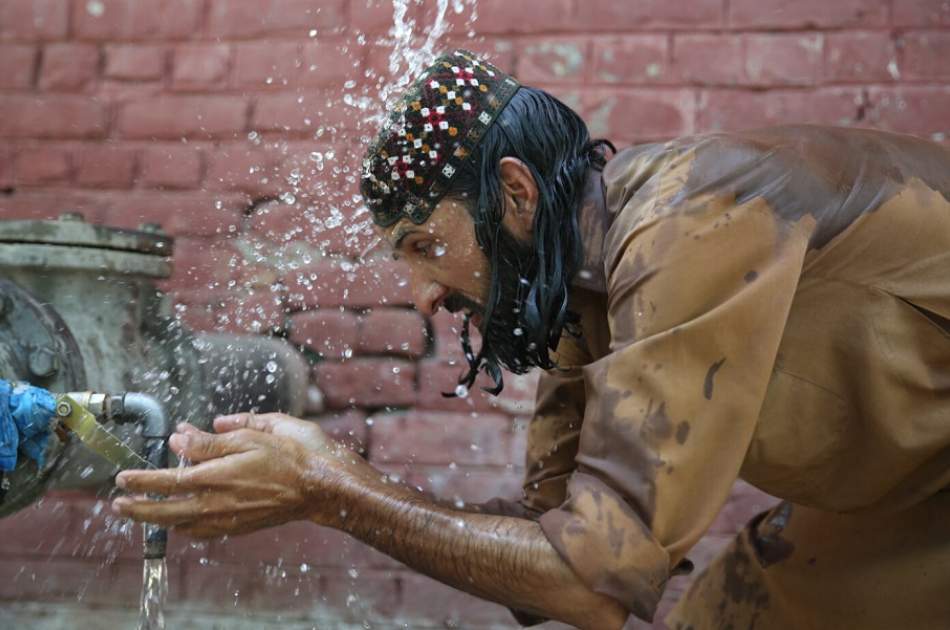 Meteorologists warn of possible heat waves over next 3 months in Pakistan