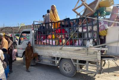 نزدیک به ۳۰۰ مهاجر از پاکستان به کشور برگشتند