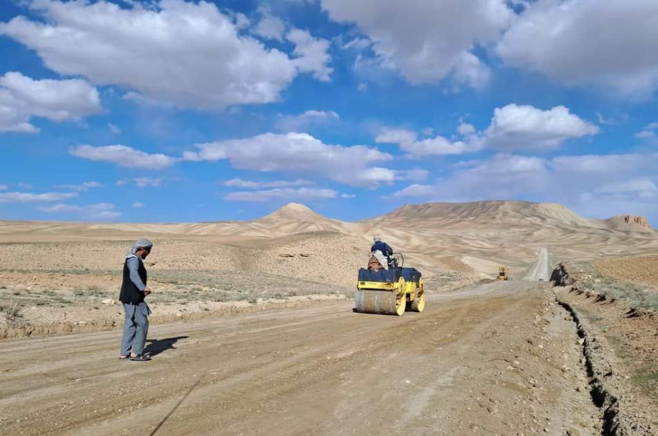 آغاز کار ترمیم جاده بند امیر از سوی ریاست فواید عامه بامیان