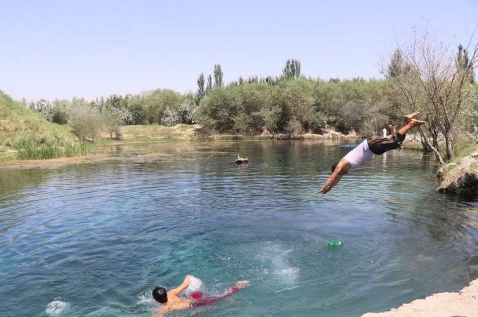 «چشمه بزرگ خواجه سکندر» در ولسوالی شولگره ولایت بلخ سالانه ده ها هزار بازدید کننده داخلی و خارجی دارد