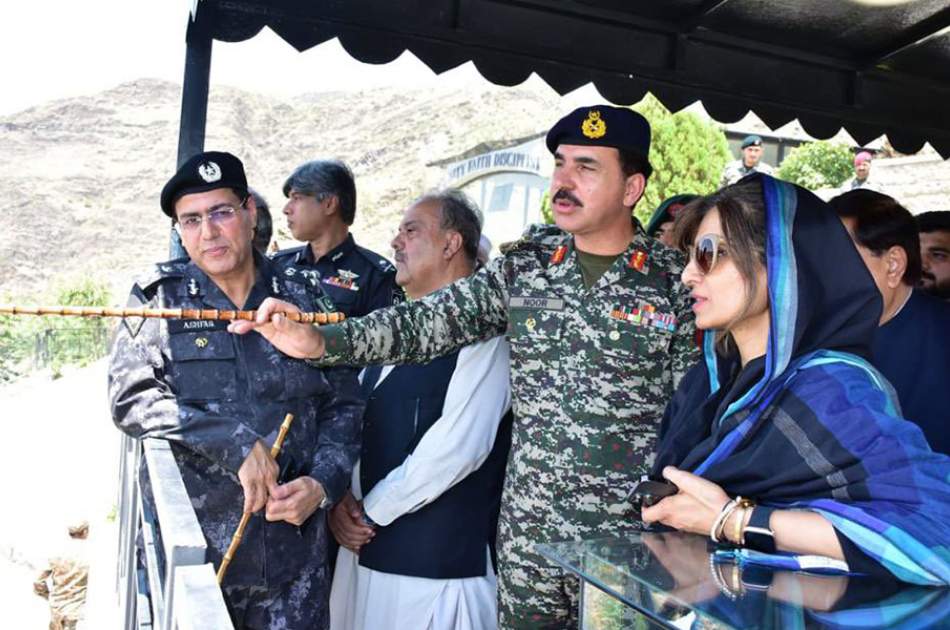 Hina Rabbani Visits Torkham Border Crossing