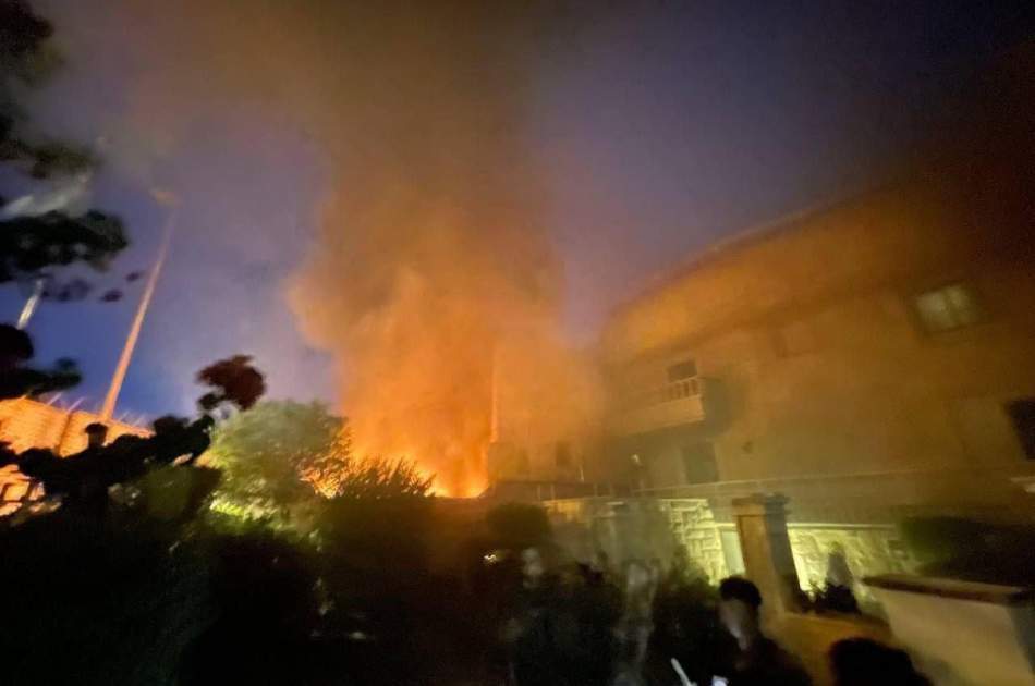 Iraqis set fire to the Swedish embassy in Baghdad