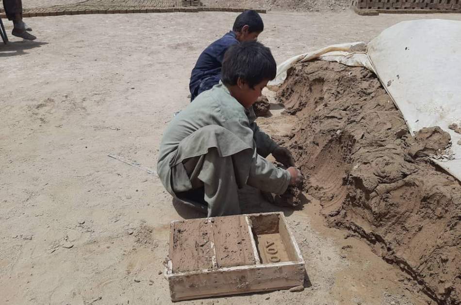 More than 16,000 children are engaged in hard labor in Balkh province/ A number of Balkh children work in clay kilns due to poverty