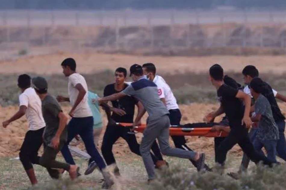 Israeli Forces Injure over 30 Palestinian Protesters in Gaza Clash