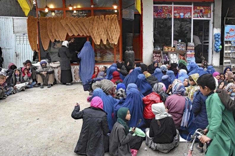 روز جهانی غذا: یک سوم جمعیت افغانستان نمی‌دانند وعده بعدی غذایی‌شان از کجا می‌آید