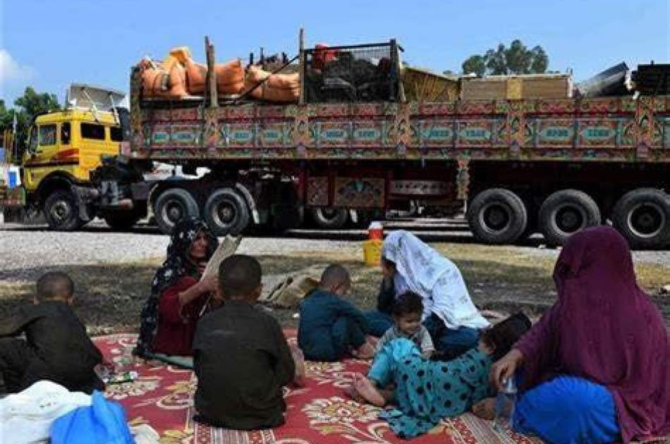 The return of about 500 Afghan refugees, including 74 prisoners released from Pakistan