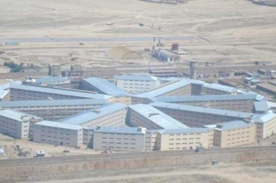 Holding a book exhibition in Polcharkhi prison in Kabul