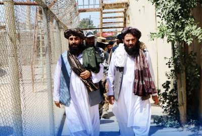 بازدید والی بلخ از زندان عمومی این ولایت/ امارت اسلامی بد رفتاری با زندانیان را نمی پذیرد!