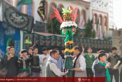 تصاویر/ آیین «علم کشی» در یکی از مساجد غرب کابل  <img src="https://cdn.avapress.net/images/picture_icon.png" width="16" height="16" border="0" align="top">