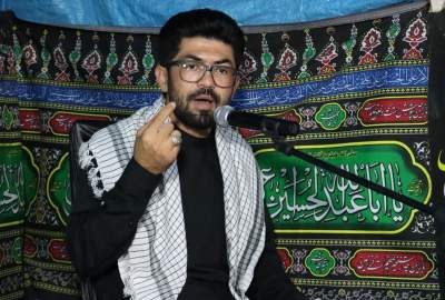 تجلیل از عاشورای حسینی، تجلیل از جبهه حق و بیرازی از جبهه باطل است