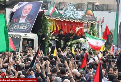 گزارش تصویری/ «اسماعیل فلسطین» بر دوش مردم تهران؛ حضور پرشور ایرانیان در تشییع پیکر «شهید قدس»  <img src="https://cdn.avapress.net/images/picture_icon.png" width="16" height="16" border="0" align="top">