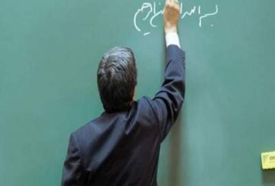 The claim of employing 600 foreign teachers in Iranian schools is "false"