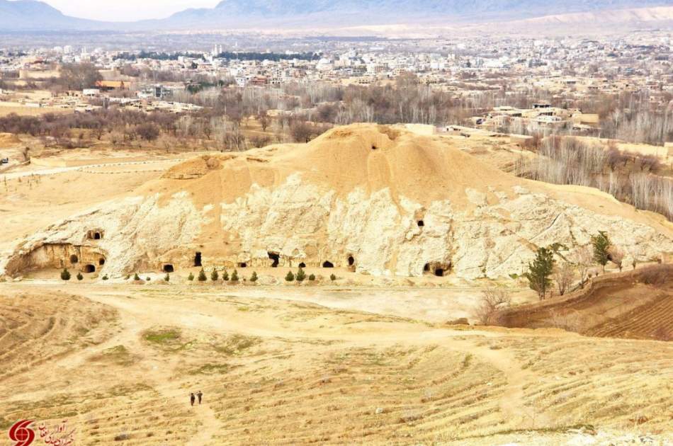 تجلیل از روز جهانی گردشگری در سمنگان / معرفی آبدات تاریخی و تامین امنیت از عوامل تاثیرگذار در جذب گردشگر است