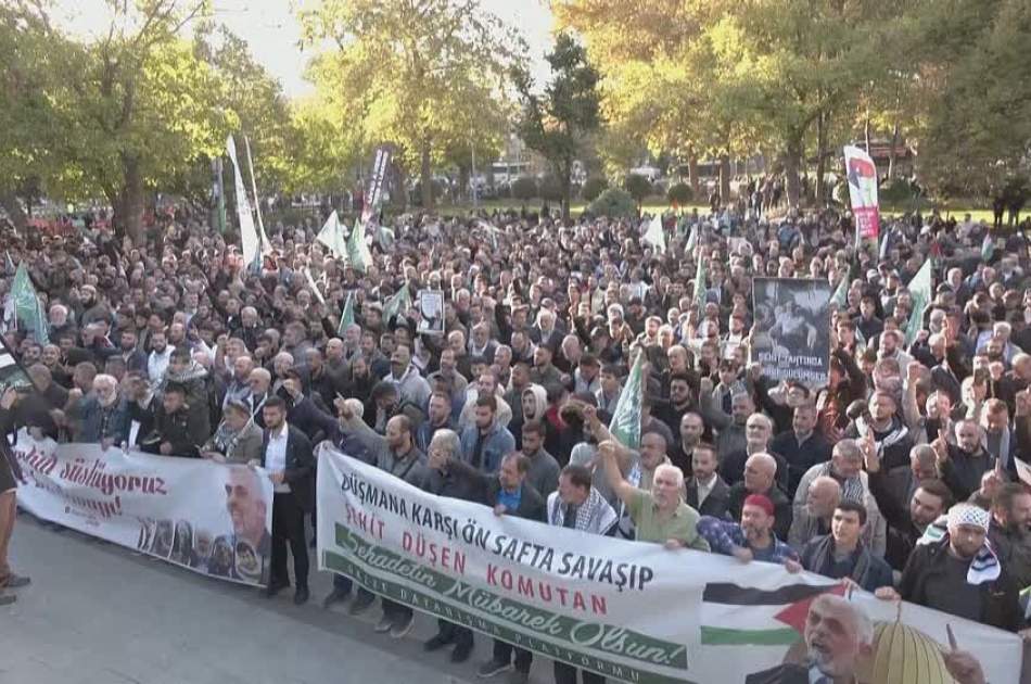 Hundreds in Istanbul attend symbolic funeral prayer for Yahya Sinwar