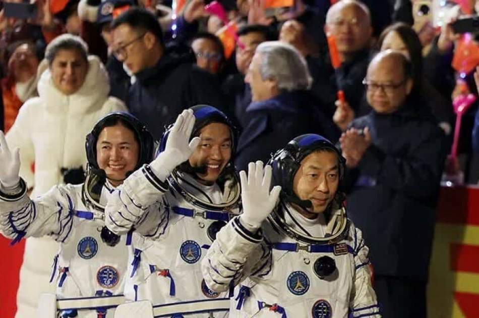 Woman, two other astronauts enter China’s space station