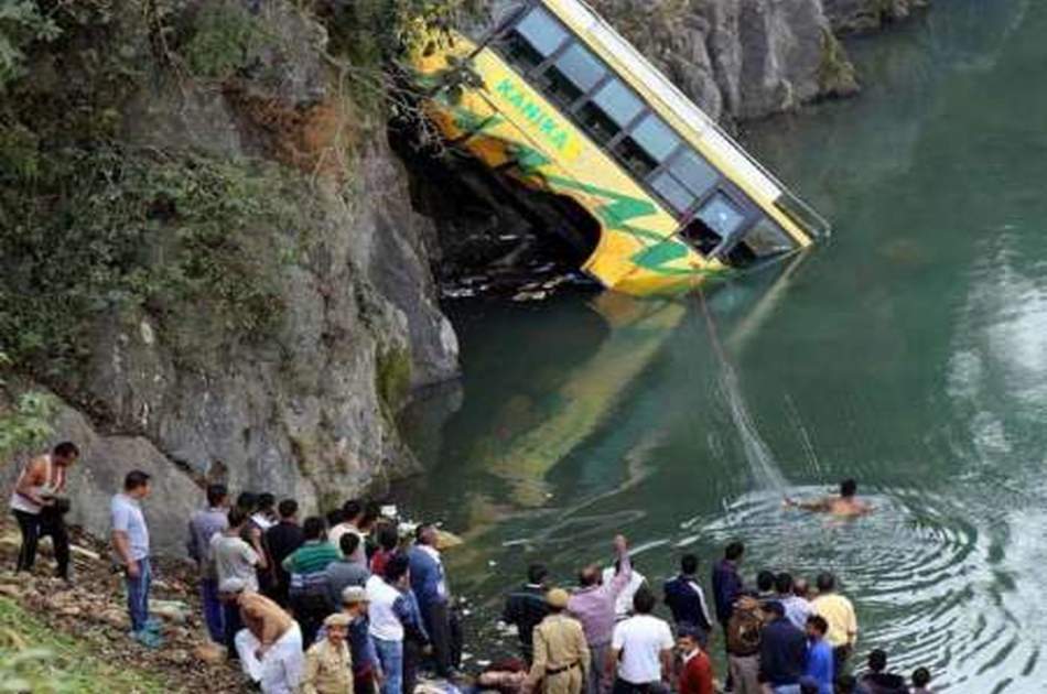 36 Indians died in the accident of a passenger bus falling into the valley