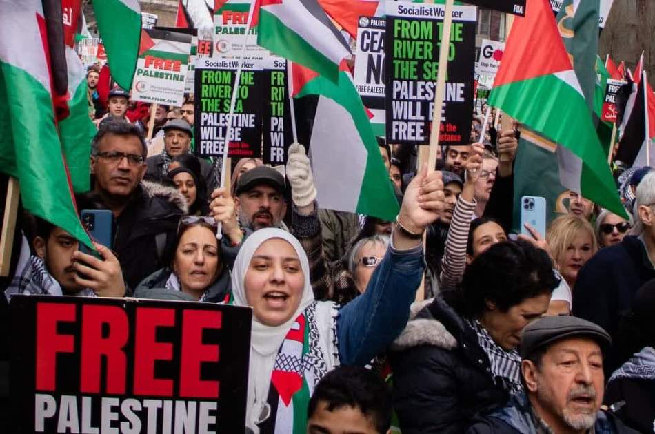 Palestinian supporters hold rally outside US embassy in London