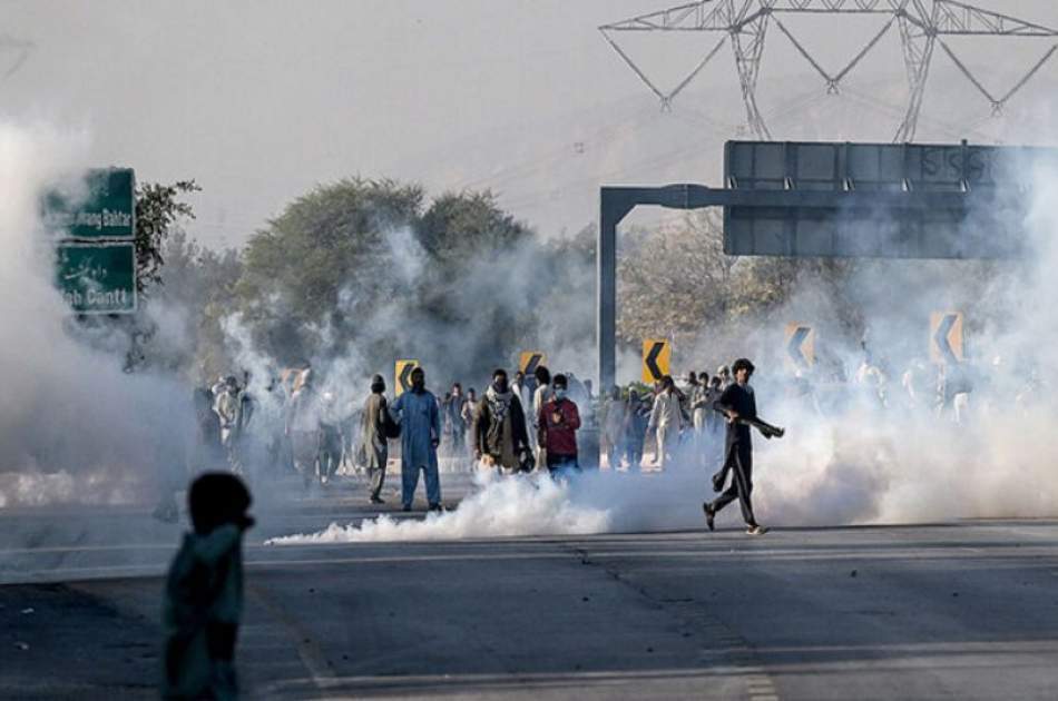 PTI ends protests “temporarily”