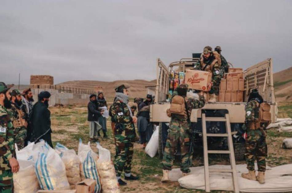 Islamic Emirate Army distributes aid to flood victims in Shulgara district