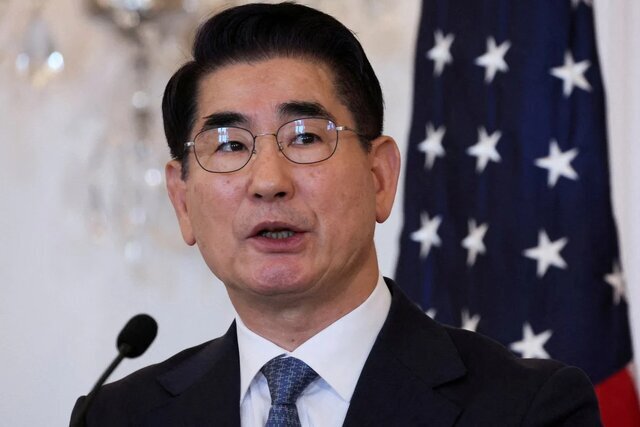 خودکشی نافرجام وزیر دفاع سابق کوریای جنوبی/ پولیس به دفتر رئیس جهور هجوم بردند