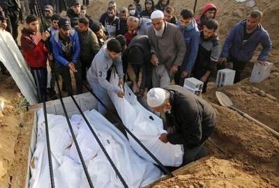 پیکر 13 شهید فلسطینی از زیر آوارهای غزه بیرون کشیده شد