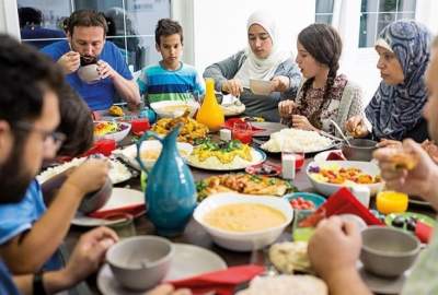 بماذا تبدأ تناول الفطور في رمضان؟ إبدأ بكوب ماء وانتظر11دقيقة..