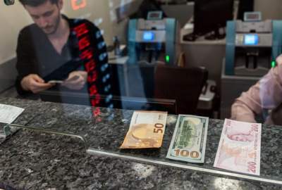 الليرة التركية تسجل أسوأ أداء أسبوعي وبورصة إسطنبول تخسر 10 مليارات دولار