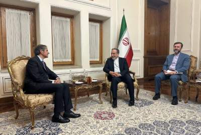 مدیرکل آژانس بین‌المللی انرژی اتمی در دیدار با وزیر خارجه ایران: همکاری آژانس و تهران ضروری است