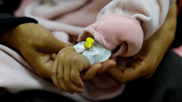 مرگ کودکان غزه از گرسنگی؛ هزاران لاری در پشت مرز‌ها متوقف شده‌اند