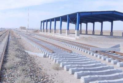 بازدید والی هرات از پروژه خط آهن خواف-هرات همزمان با اتصال قطعات